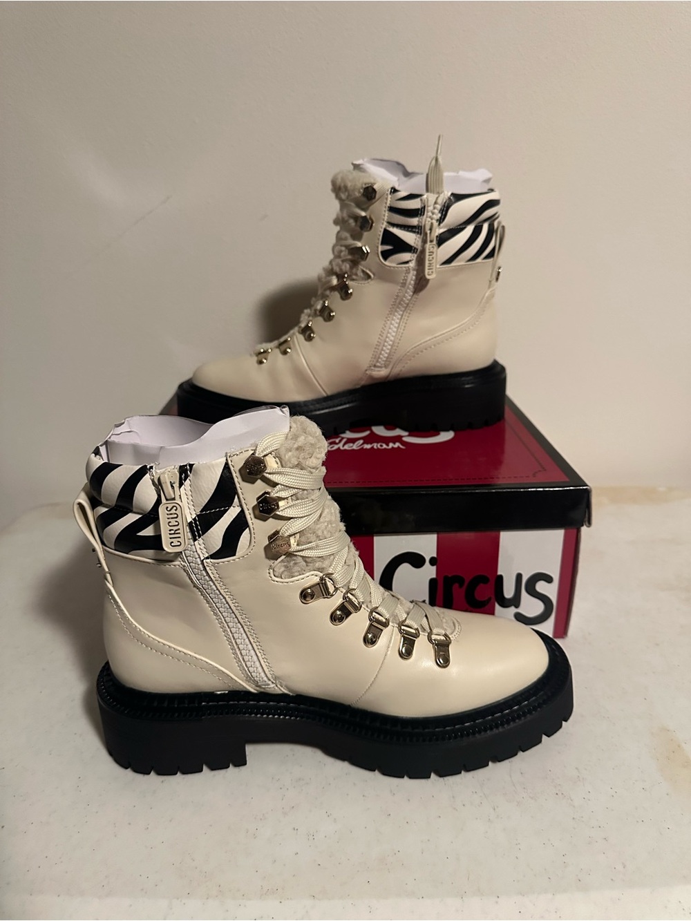Circus by Sam Edelman Flora Hiker Boots Ivory Zebra Shearling Women 8 New